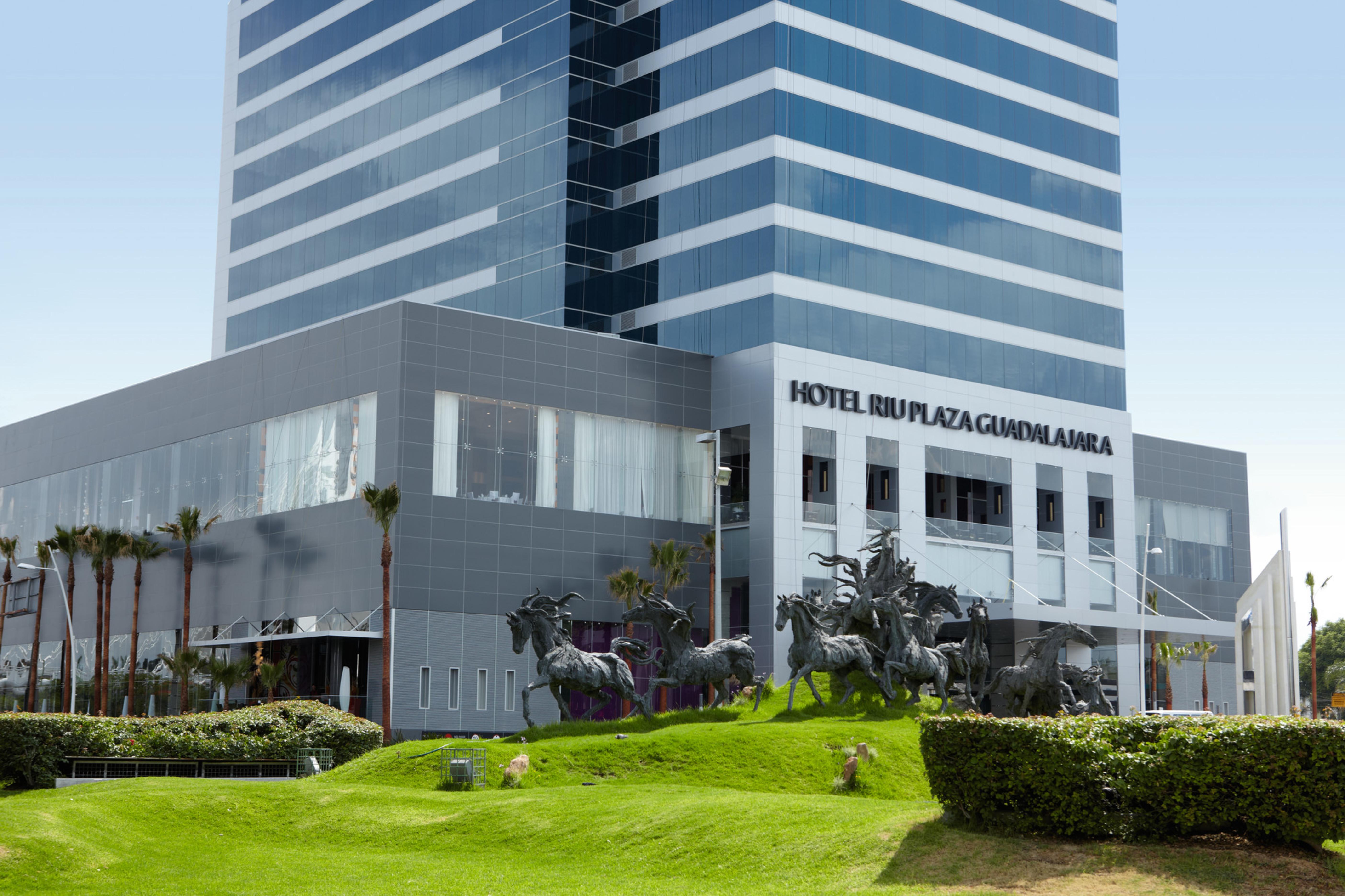 Riu Plaza Guadalajara Hotel Bagian luar foto