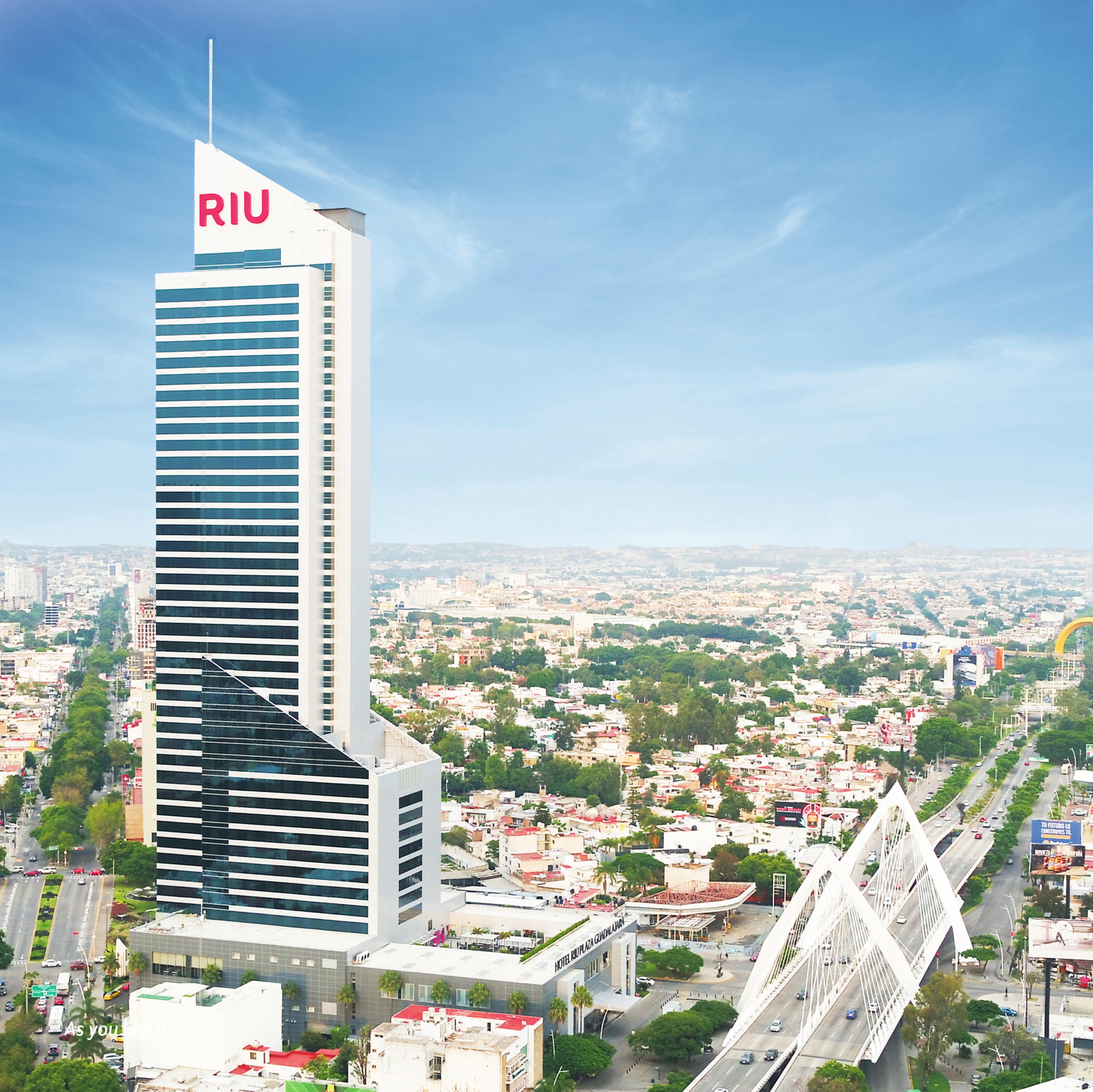 Riu Plaza Guadalajara Hotel Bagian luar foto