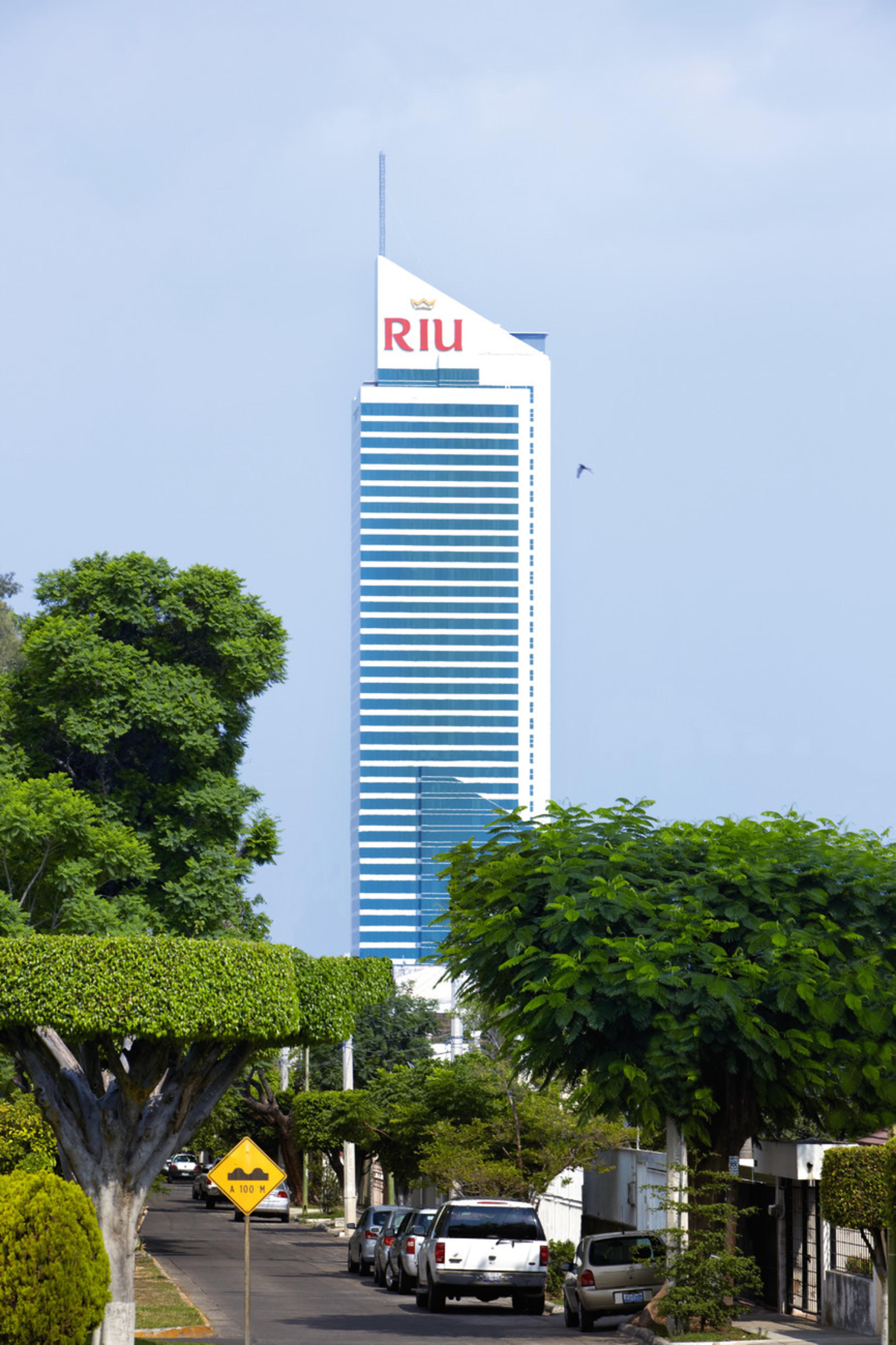 Riu Plaza Guadalajara Hotel Bagian luar foto