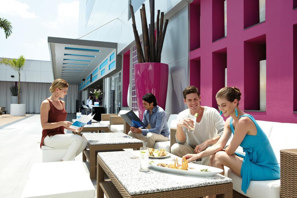 Riu Plaza Guadalajara Hotel Bagian luar foto