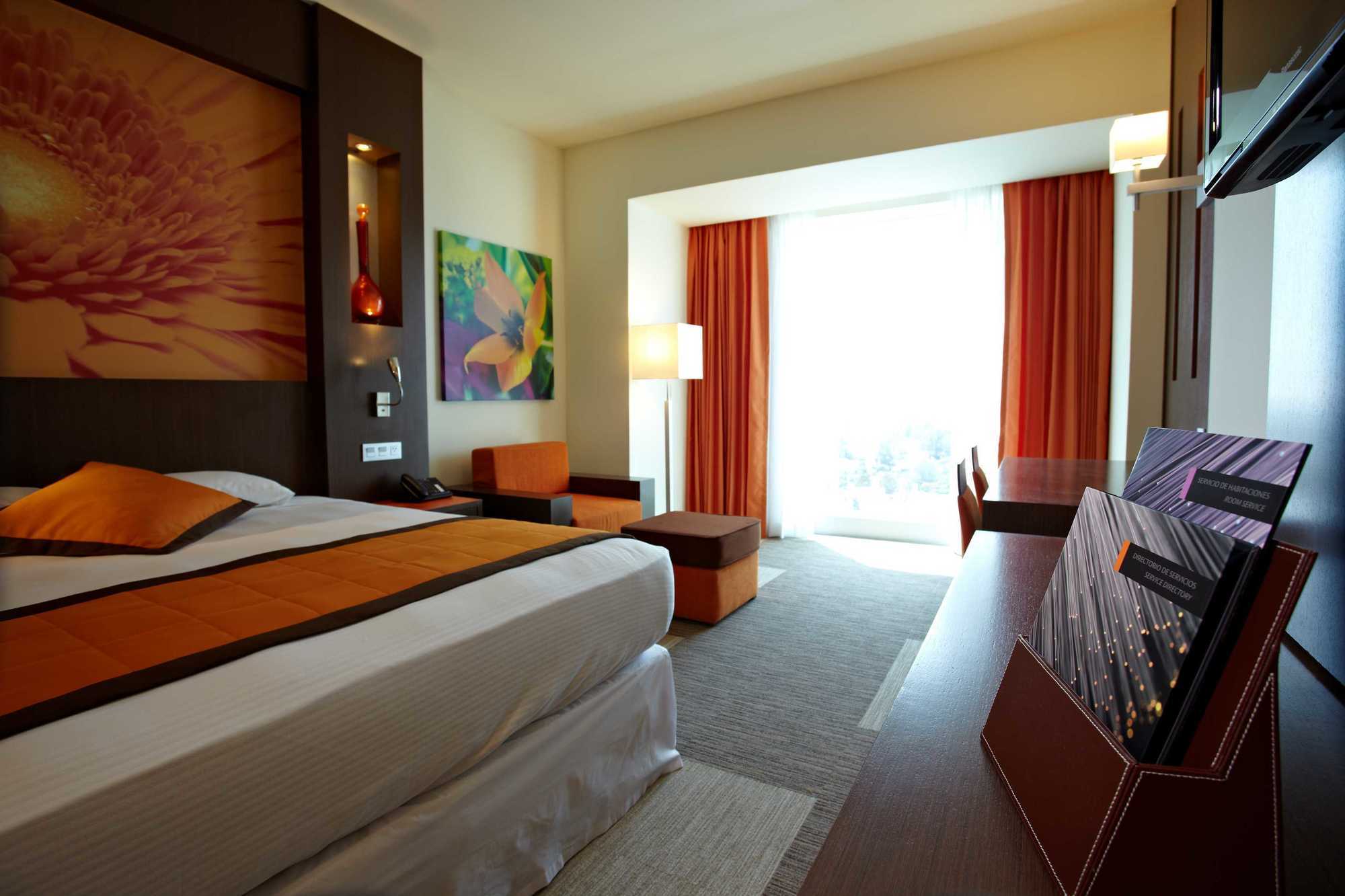 Riu Plaza Guadalajara Hotel Ruang foto
